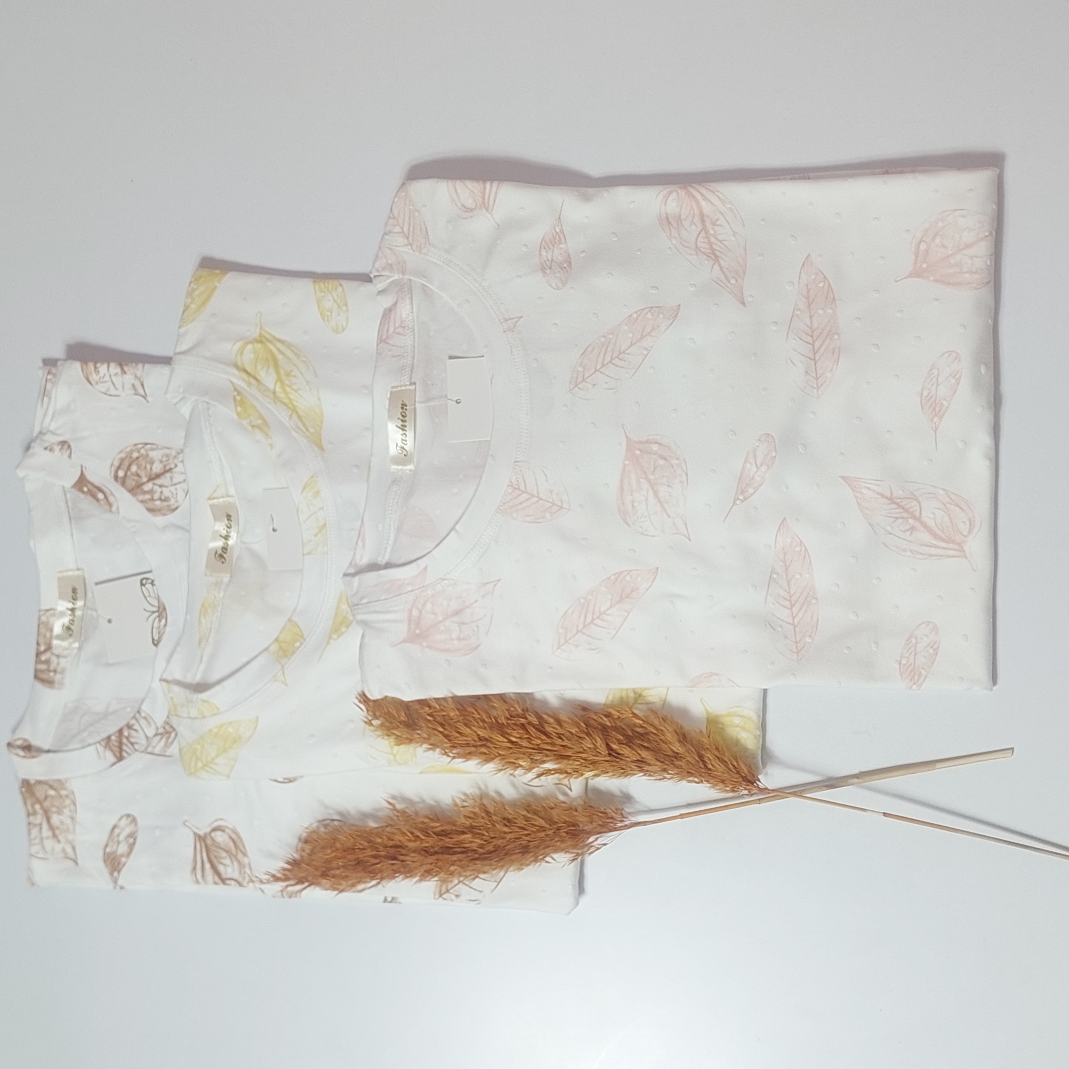 تیشرت نخی وارداتی زنانه طرح برجسته برگ